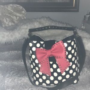 betsey johnson bucket purse with 2 straps